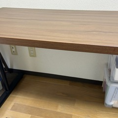 IKEAチェアと机の画像