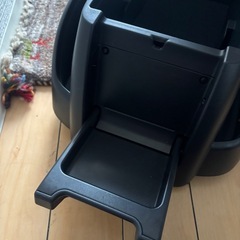 ハイエース　コンソールボックス　肘置きの画像