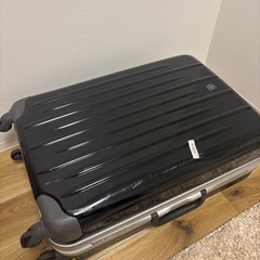スーツケースの画像