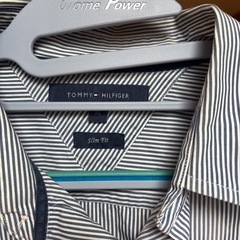 【格安】TOMMY HILFIGER スリムフィットシャツ（XL）の画像