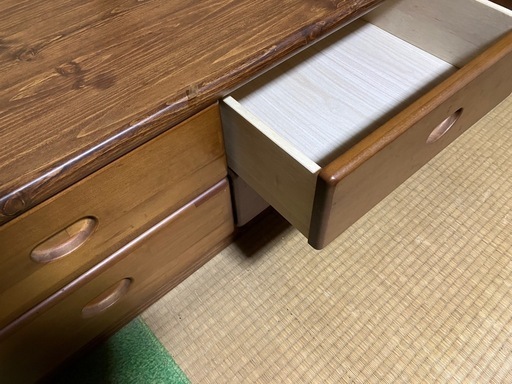 横長のチェスト