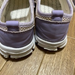 キッズ　シューズ　21.5くらいの画像