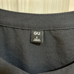 【美品】GU 
ケープカラーブラウスの画像