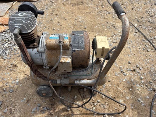 新興 シンコー 常圧エアコンプレッサー BPC-8KB 100V 10L