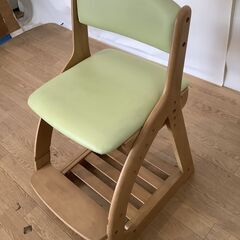 No.244　KOIZUMI　子ども用学習椅子　チェア　木製　キャスター付きの画像