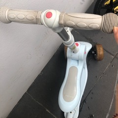 ストライダーとキックボードのセットの画像