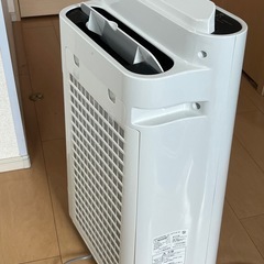 SHARP　加湿空気清浄機 KC-40TH4-W 2022年製
の画像