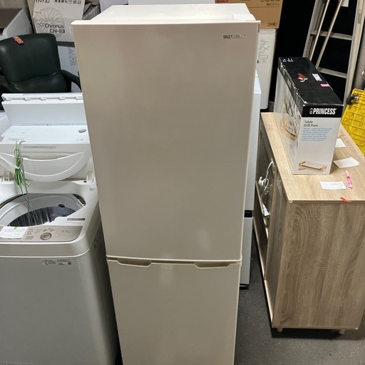 ロ2603-0039 アイリスオーヤマ　162L 冷凍冷蔵庫IRSE-16A 2024年製　動作確認済み　中古美品