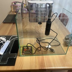 GEX水槽、アクセサリー付きの画像