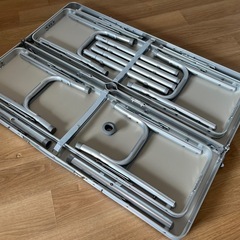 かなり美品！アウトドア用折り畳みテーブルの画像