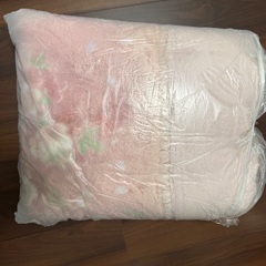 【クリーニング済み】毛布　シングル〜セミダブルサイズの画像