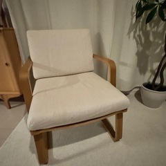 リビングでもダイニングでもつかえるソファチェア・オーク材の画像