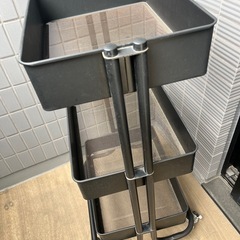 取引中　【無料】キャスター付3段ワゴン　ブラックの画像