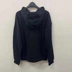 G788-1580113 タグ付き PUMA レディース パーカー XSサイズ プルオーバー ロゴ ブラックの画像