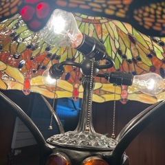 巨大ステンドグラス　ランプの画像