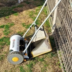 【引き取り限定】HLM-3000 京セラ　手動芝刈り機　の画像