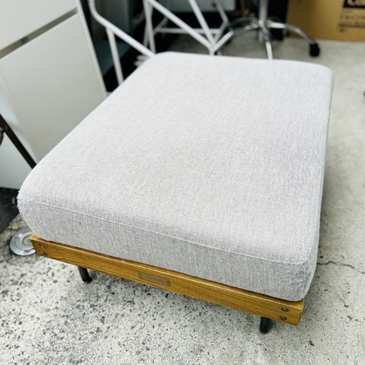 journal standard Furnitureリルシリーズ ソファ　オットマン　カウチ　検） ジャーナルスタンダード リルシリーズ ソファ 1人掛け 1P 1シーター journal standard furniture LILLE オークフレーム アイアン脚 北欧 インダストリアル　アクメ　アクメファニチャー　acme furniture 【1p オットマンのみの出品です。】