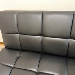 ソファベッド　合皮　三人がけ　　使用期間半年以内
の画像