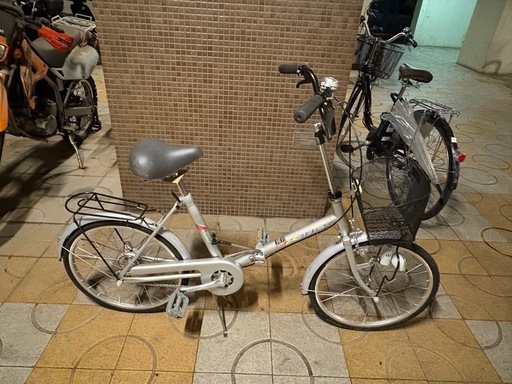 美品　折りたたみ自転車　