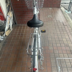 27インチ　外装6段変速　LEDダイナモライト　大きめのカゴ付き　ホワイトの画像