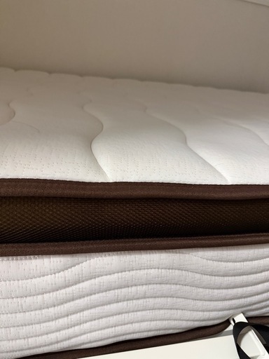 至急！美品！6万7千円相当の物！ベット　マットレスセミダブルセット