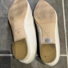 美品 おしゃれ上品パンプス 22.5の画像