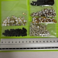 デコ用ラインストーン　プラスチックの画像