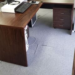 【早い者勝ち】オフィスL字デスク2台＋ワゴン付｜1台5,000円／セット8,000円の画像