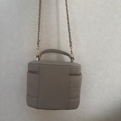 キルティングショルダーバッグ　グレージュの画像