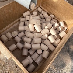 無料🔥貰ってください〜薪になりますの画像