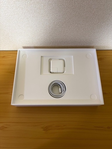 MacBook Air M1（2020）16GB / 256GB 箱・充電器付き