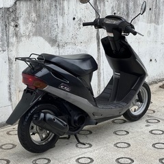 大人気セール‼️安心のバッテリー充電済み🔋前後タイヤまだまだ山あり🗻嬉しいオイル満タン補充済み🈵オイル交換不要⭕️継ぎ足しだけで🆗2サイクルでパワフルな走り💨人気のブラックカラー😎AF27 スーパーディオ✴の画像