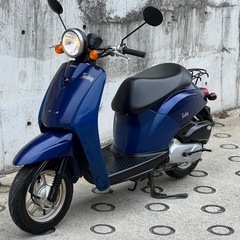 大人気セール‼️驚愕の低走行4400キロ🏃‍♀️安心のバッテリー充電済み🔋前後タイヤまだまだ山あり🗻嬉しいオイル交換済み♻️燃費重視＆バイク初心者の方にオススメ✨️AF61 トゥデイ✴の画像