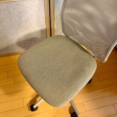IKEA デスクチェア グレーの画像