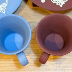 A8104【ウェッジウッド】ジャスパー 2003年限定 ペールブルー クリムゾン カップ＆ソーサー ペアの画像