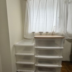 G.キャスター付きチェストの画像