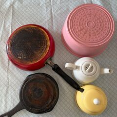 一人暮らしにフライパン、お鍋、まな板、ポット　５点の画像