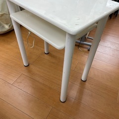 ネイルテーブルの画像