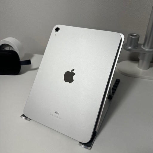 【美品】iPad 10世代 シルバー  