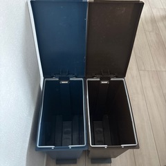 ペダル式ゴミ箱の画像