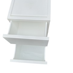 4段のプラスチック収納ケースの画像