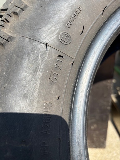 グリップマックス　マッドレイジM/T 195r14c 4本
