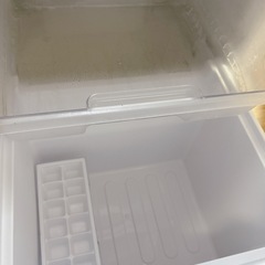 ⭐️キャンセル待ち⭐️冷蔵庫【Amazonでの現在の中古販売価格：48,000円】 2021年製 152L SHARP　ガラスドア プラズマクラスター 2ドア (つけかえどっちもドア) の画像