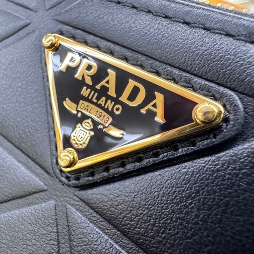 ☆ドリーム荒牧店☆PRADA プラザ トライアングルレザー フラグメントケース ブラック