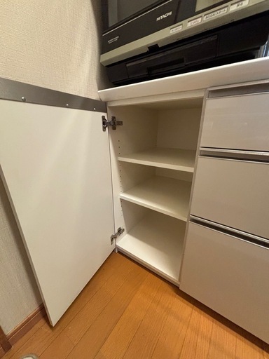 ［決まりました］パモウナ　幅140センチ　食器棚