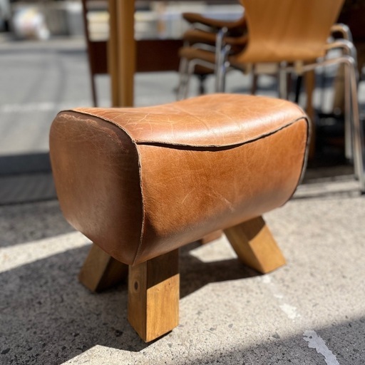 《売約済》レザーオットマン スツール キャメルブラウン Leather Ottoman Stool 検） オットマン スツール レザー 本革調 ヴィンテージ風 キャメル ブラウン ミッドセンチュリー 北欧 インダストリアル ぶ