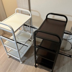 ボウルトレイ付きワゴン　2つセットの画像