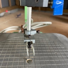 卓上糸のこ機械の画像