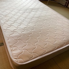 セミダブルマットレス【3/7までに取りに来て頂ける方!差し上げます】の画像