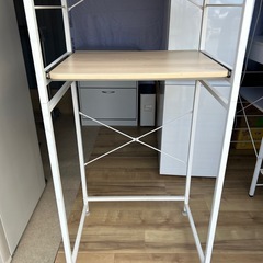 背の高いラック
の画像